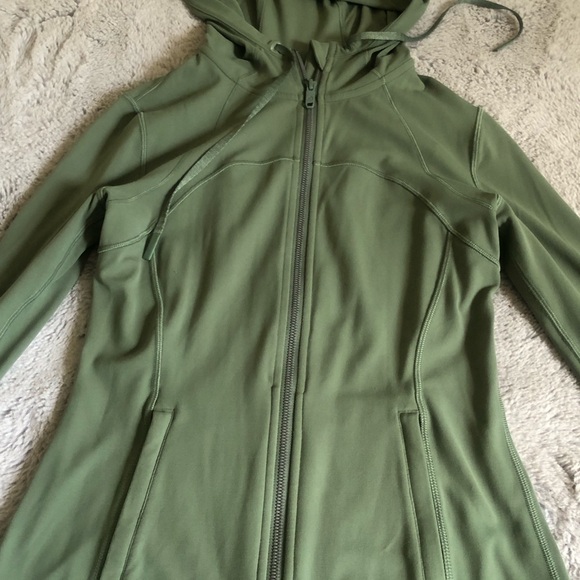 Lululemon Define Hooded Jacket - Picture 3 of 8